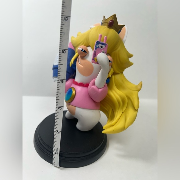 Mario + Rabbids Kingdom Battle - Rabbid Peach Figure 📱🤪 - Picture 9 of 11
